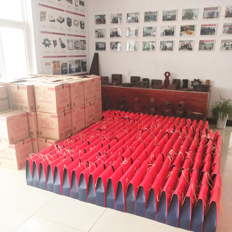 迎中秋，發(fā)禮品！洛陽順祥祝大家中秋節(jié)快樂！